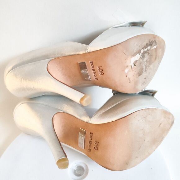 Badgely Mischka D'Orsay Formal Silver Leather Sole Open Toe Bow Heels 6.5 Pumps - Picture 8 of 10